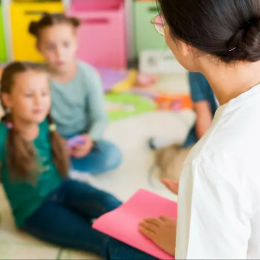 Imagem ilustrativa do curso de Cuidador de Criança Autista na Escola
